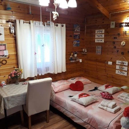ナハリヤHappiness Zimmer צימר האושר - גם לציבור הדתיアパートメント エクステリア 写真
