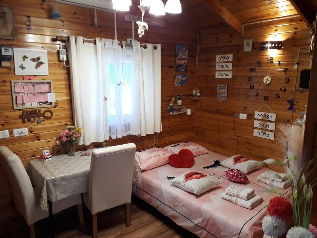 ナハリヤHappiness Zimmer צימר האושר - גם לציבור הדתיアパートメント エクステリア 写真